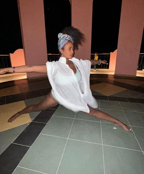 JustNati model pictures