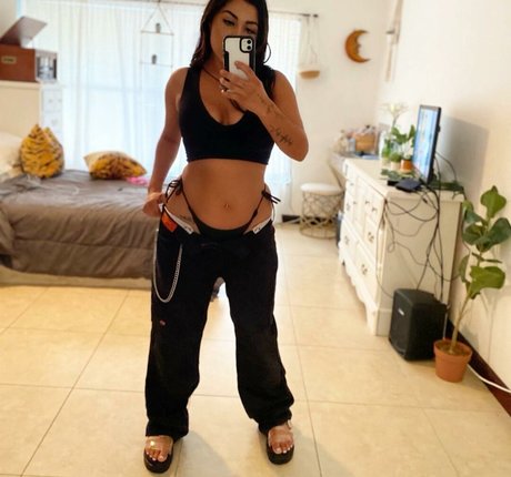 gabrielamal_ naked actress pic