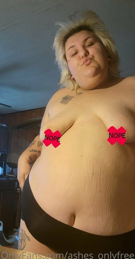 ashes onlyfree model erotic pic