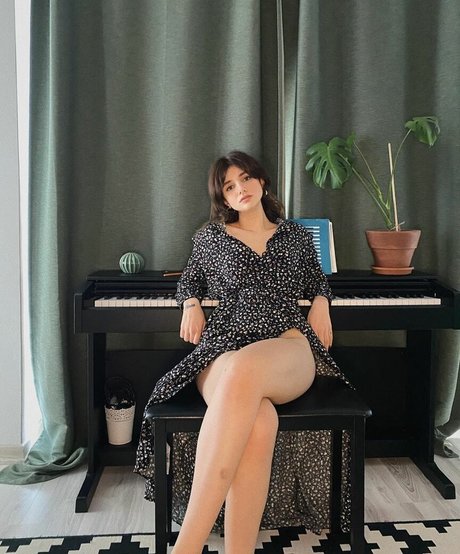 Turkish Beauty model sexy picture