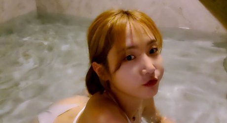 illb fine naked model pic