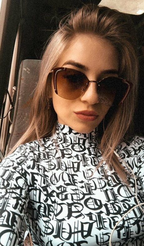 veronika it naked model img