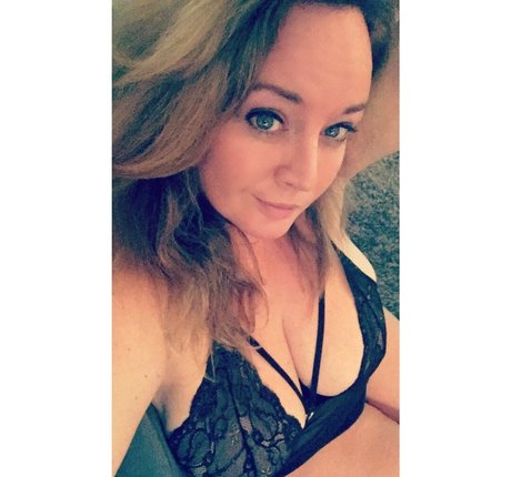 dutchcurvesinheels high quality model pics