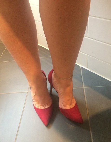 dutchcurvesinheels pornstar beautiful galleries