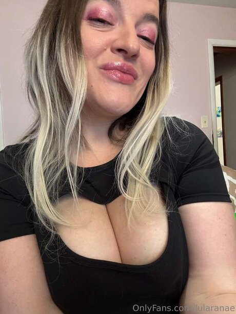 LulaRanae xxx pornstar image