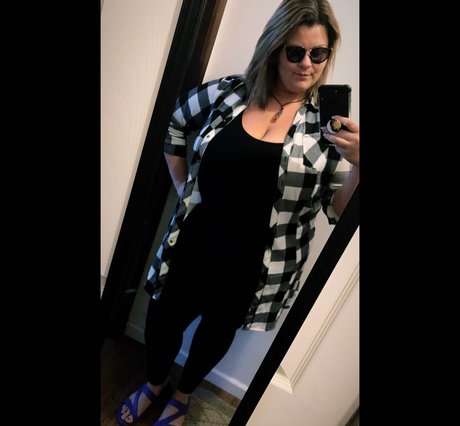 plussize andfine art actress picture