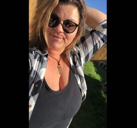 plussize andfine Profile pic