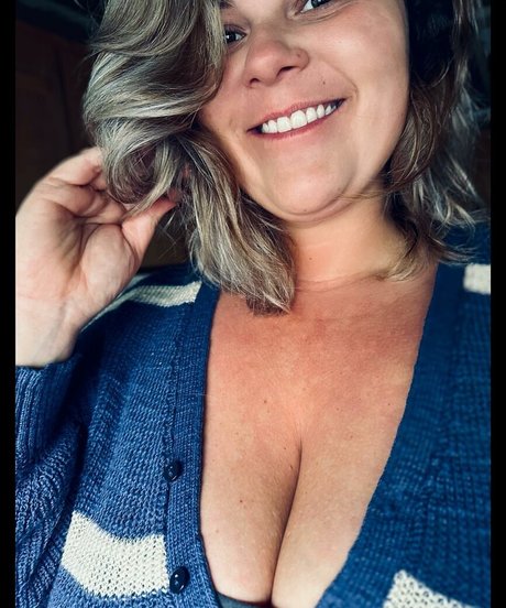 plussize andfine naked pornstar pic