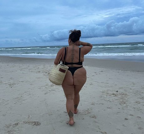 Antonia Waerea Adams naked actress gallery