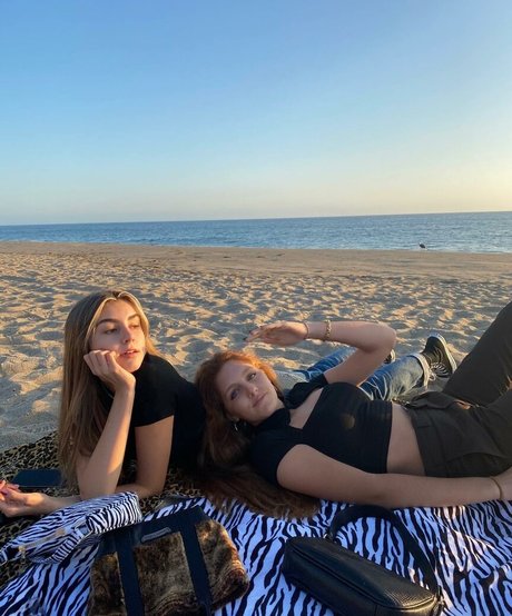 Emiliee Russo star nude images