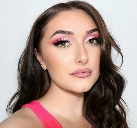 Sammie Warren art model pics