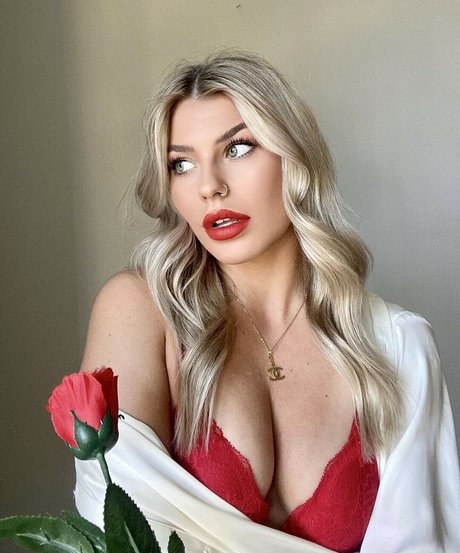 kyliefoland naked actress galleries