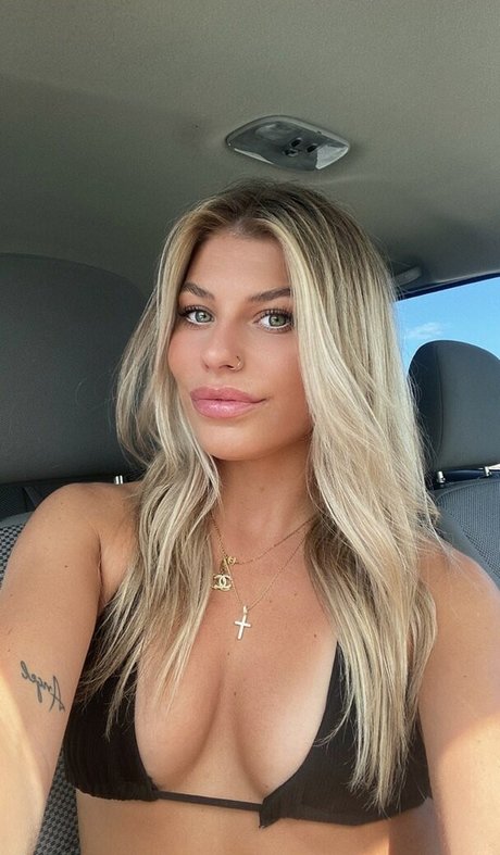 kyliefoland model top pic