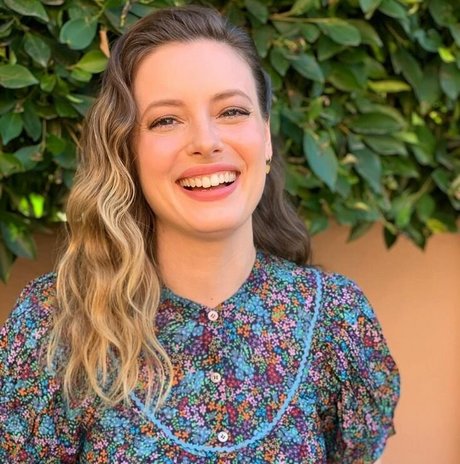 Gillian Jacobs best star images