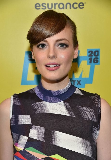 Gillian Jacobs nice actress photos