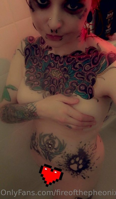 fireofthepheonix star naked photos