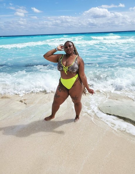 fineapple diva xxx model gallery