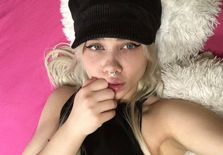 judyshine nice actress image