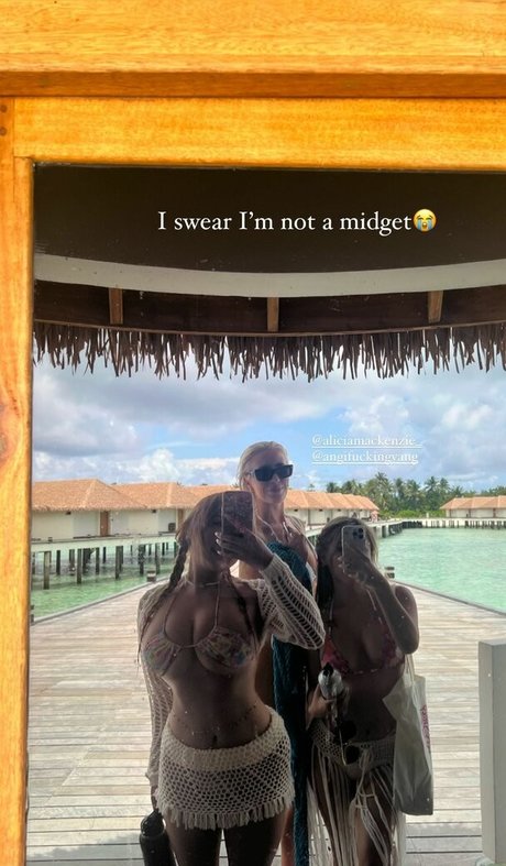 Rebecca Liu nice model photos