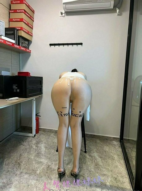 islababess free model pic