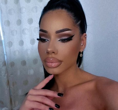 Patrisia Grebelnaia free pornstar pictures