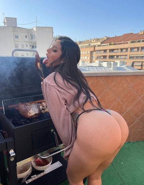 freesararetali nudes model pic