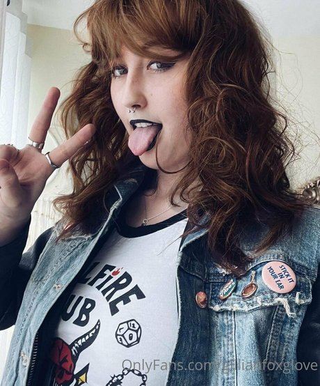 gillianfoxglove star pretty pics