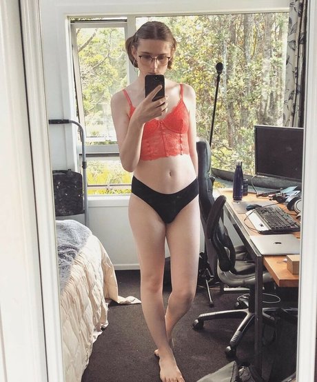 Alice In Wonder1and star sexy gallery