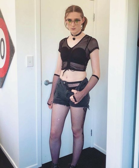 Alice In Wonder1and model archive