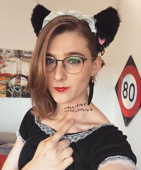 Alice In Wonder1and xxx actress archive