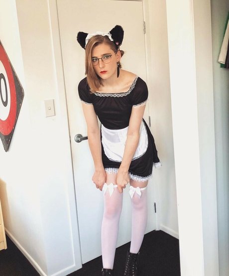 Alice In Wonder1and naked star images