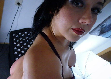 taranalo high quality pornstar photo