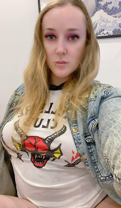 kisicafree model free image