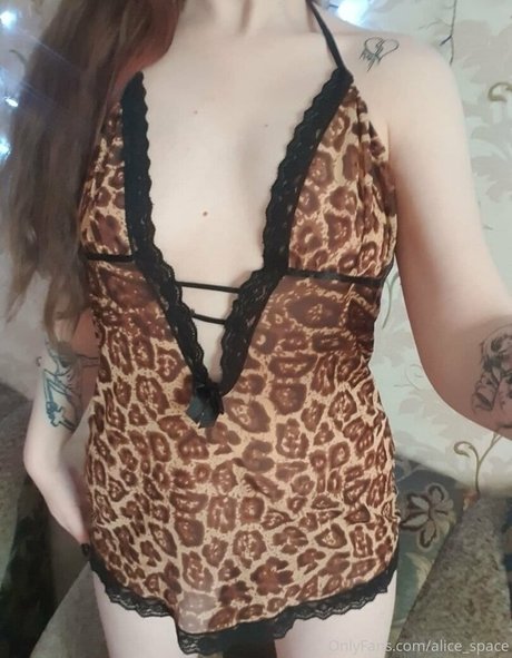 alice space star naked image