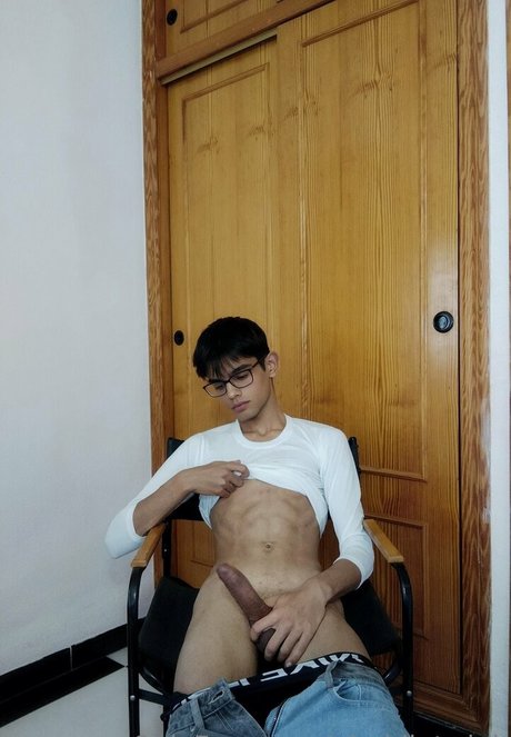 aladdintwink exclusive pornstar images