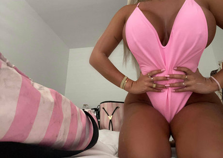 gtaborda777 nice actress image