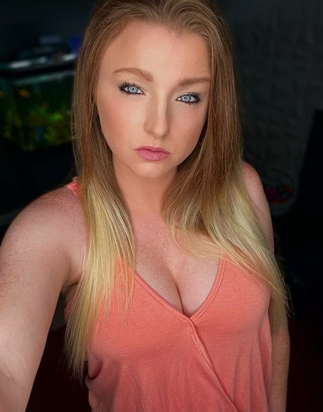 RayRachel model exclusive pic