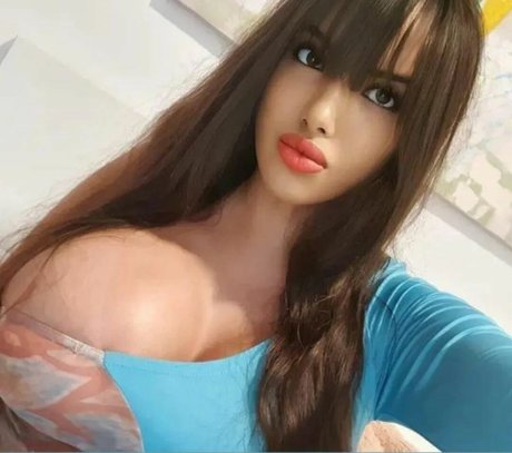 Atlanna xxx model image