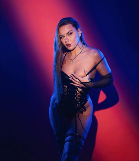 queendee113 free model galleries