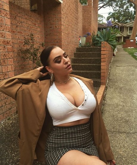 Elouise porn model pic