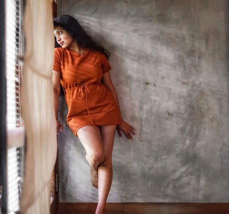 Nimesha Jayarathne pornstar erotic pictures