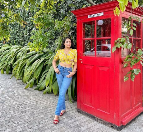 Nimesha Jayarathne pretty pornstar image