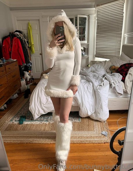 BunnyButtStuff model pretty pic