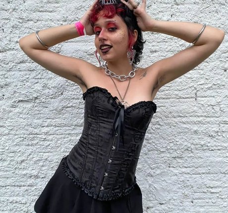 Aurwrayag star pornographic images