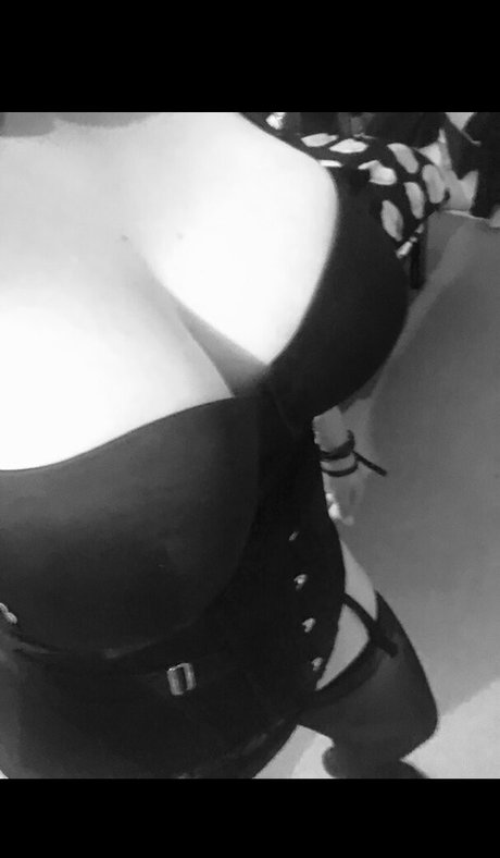 wholelottacurves pretty star pictures