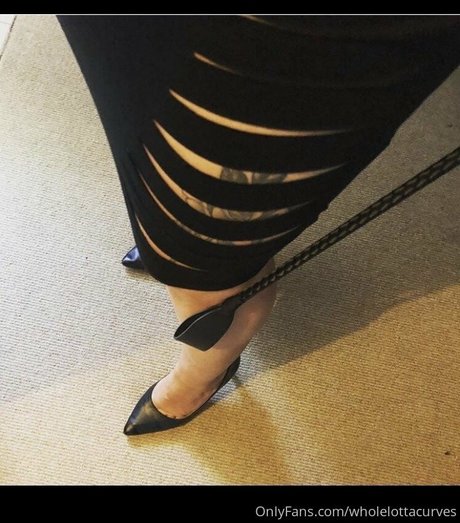 wholelottacurves perfect actress galleries