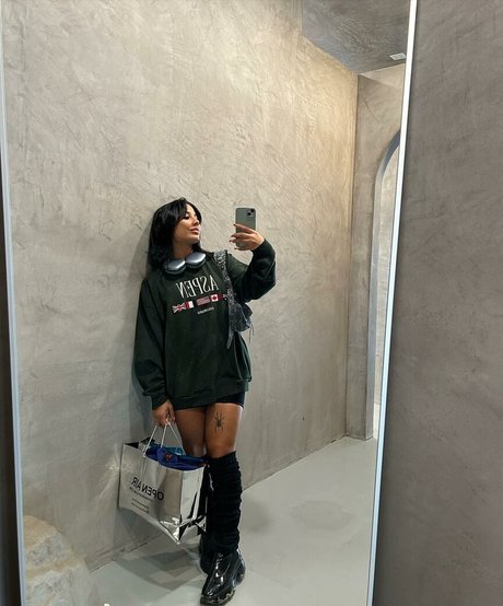 Snaxychann pornographic actress photos