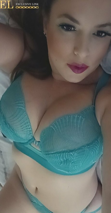 Maisie Lewis pornstar pretty images