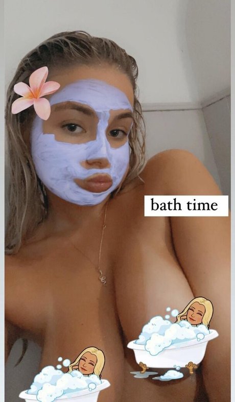 Phoebeisobelx sexy actress img