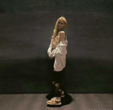 ellamoorepls nice actress images